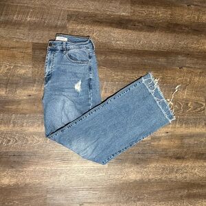 Vibrant Frayed Hem Blue Jeans